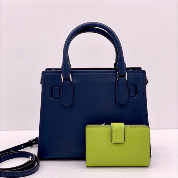 Michael Kors Small Hamilton Satchel Crossbody and Wallet Set - Picture 5 of 13